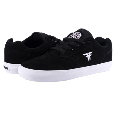 THE GOAT	BLACK / WHITE