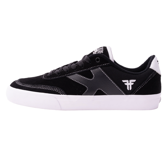 THE KNOCKOUT	BLACK/WHITE